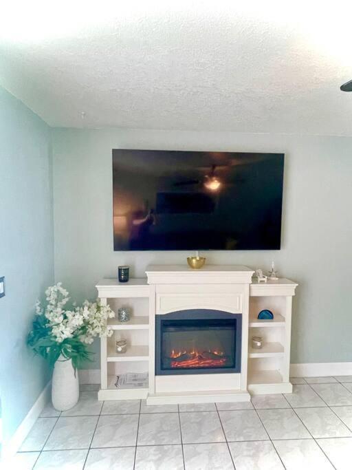 Sparkling 2Bed 1Bath Beach Home - Unit 214 Какао-Бич Экстерьер фото