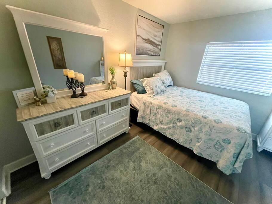 Sparkling 2Bed 1Bath Beach Home - Unit 214 Какао-Бич Экстерьер фото