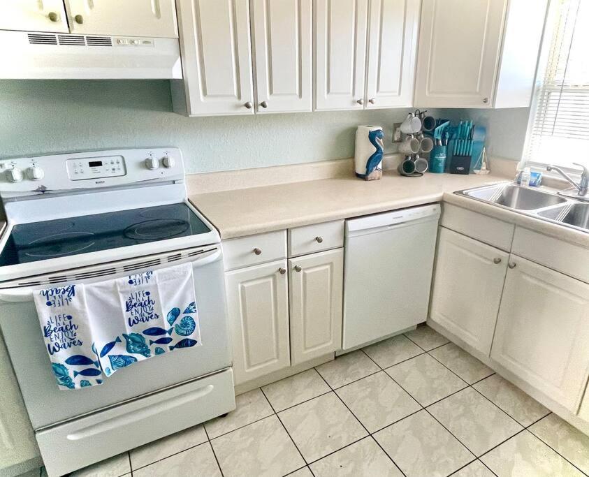 Sparkling 2Bed 1Bath Beach Home - Unit 214 Какао-Бич Экстерьер фото
