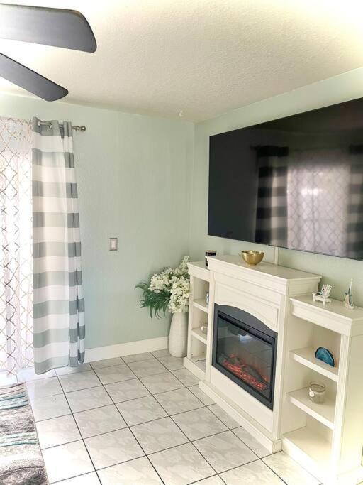 Sparkling 2Bed 1Bath Beach Home - Unit 214 Какао-Бич Экстерьер фото