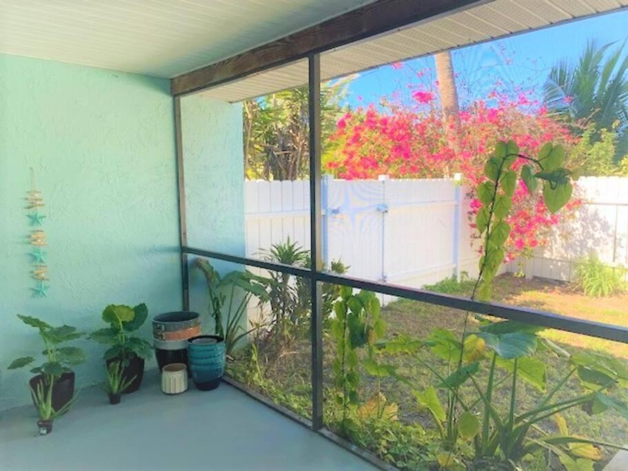 Sparkling 2Bed 1Bath Beach Home - Unit 214 Какао-Бич Экстерьер фото